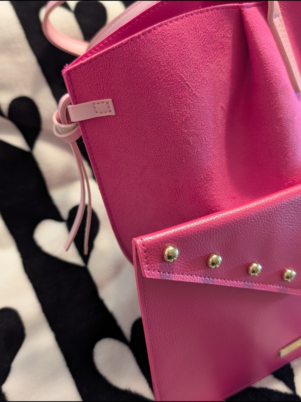 🆕 Juicy Couture Pink Tote with Pink Studded Clutch - Picture 4 of 16
